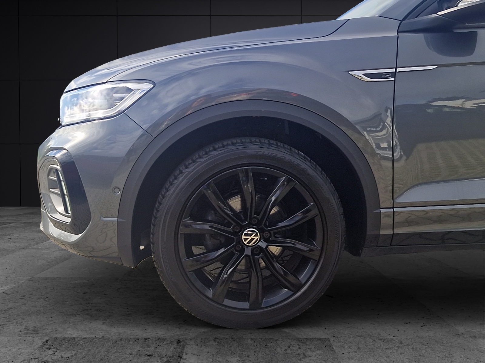 Fahrzeugabbildung Volkswagen T-Roc R-Line DSG MATRIX ACC STHZ RFK SHZ AID