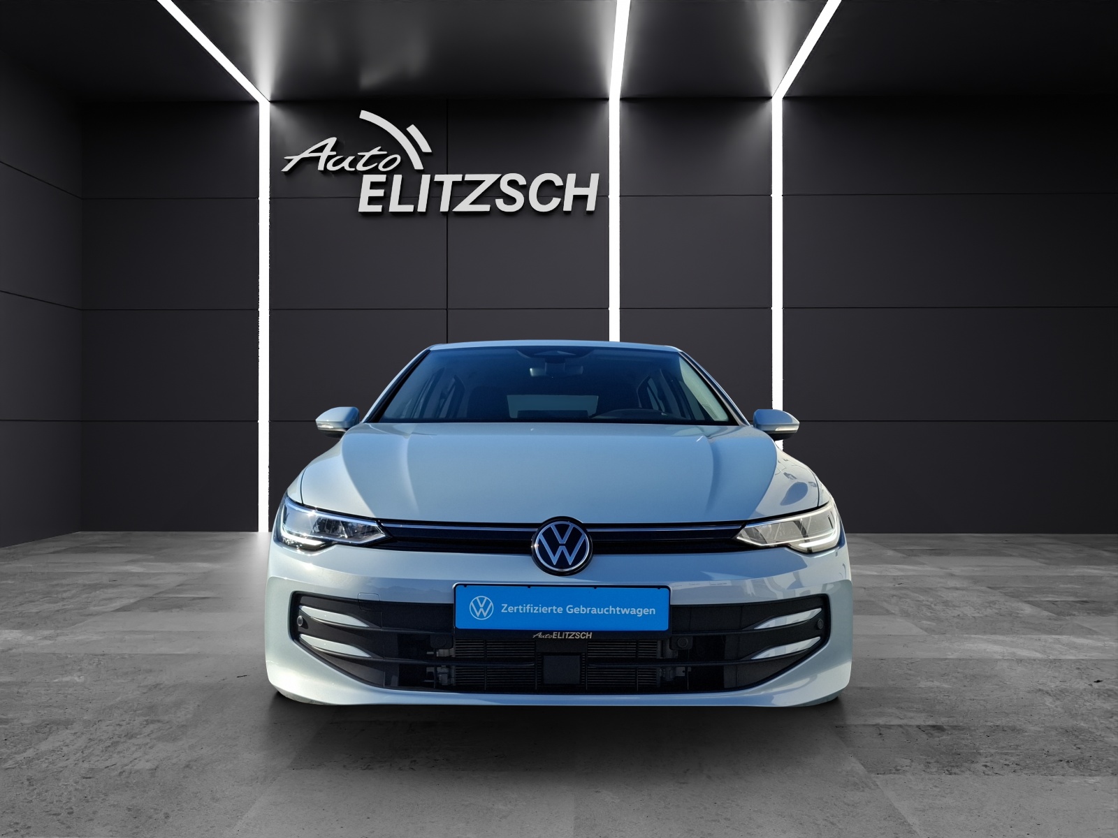Fahrzeugabbildung Volkswagen Golf VIII TSI Life LED Navi AID ACC RFK HUD SH