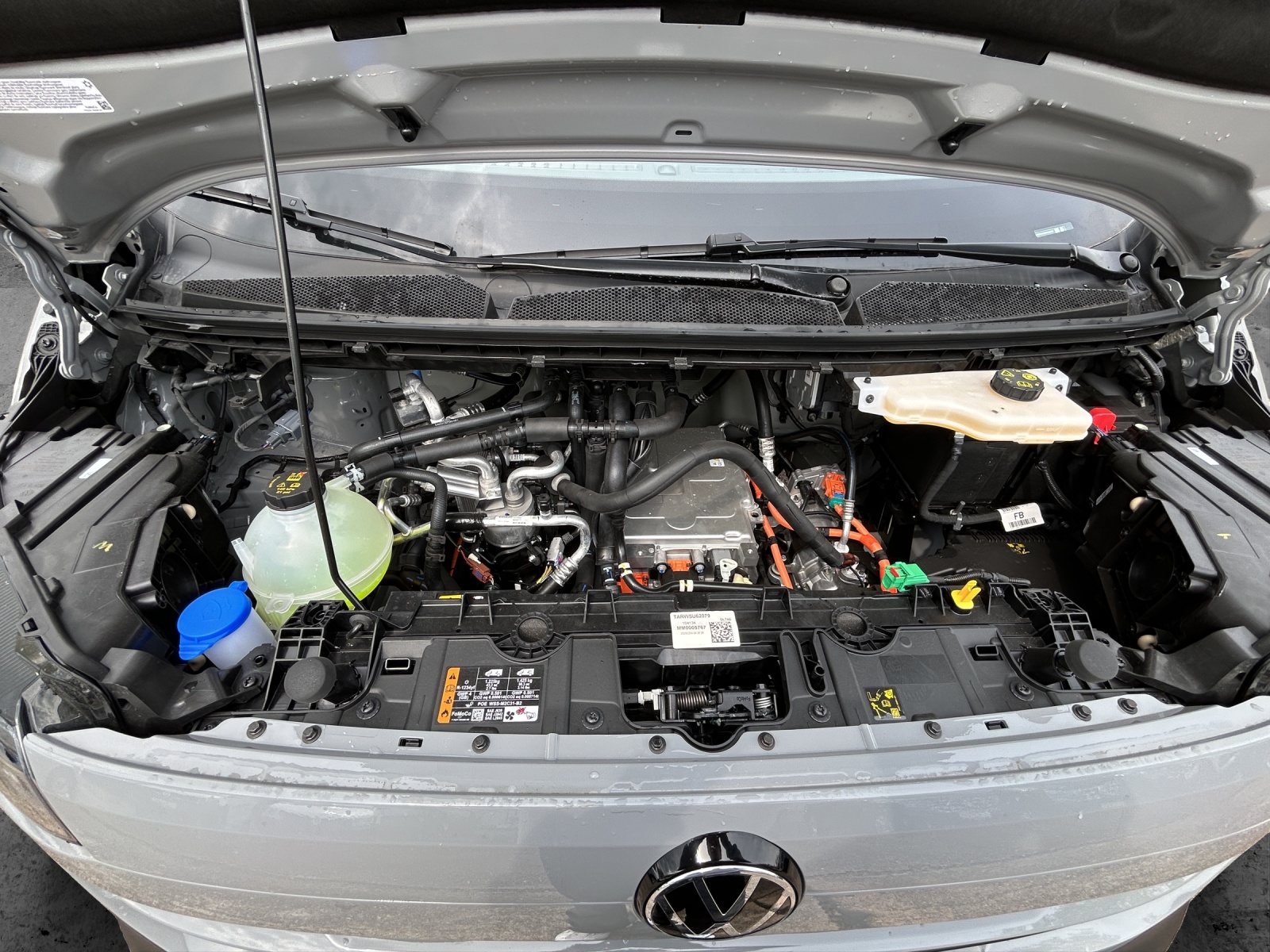 Fahrzeugabbildung Volkswagen e-Transporter Kasten BEV 100 kW LR, AHK, RFK, Fahrerassistenz-Paket