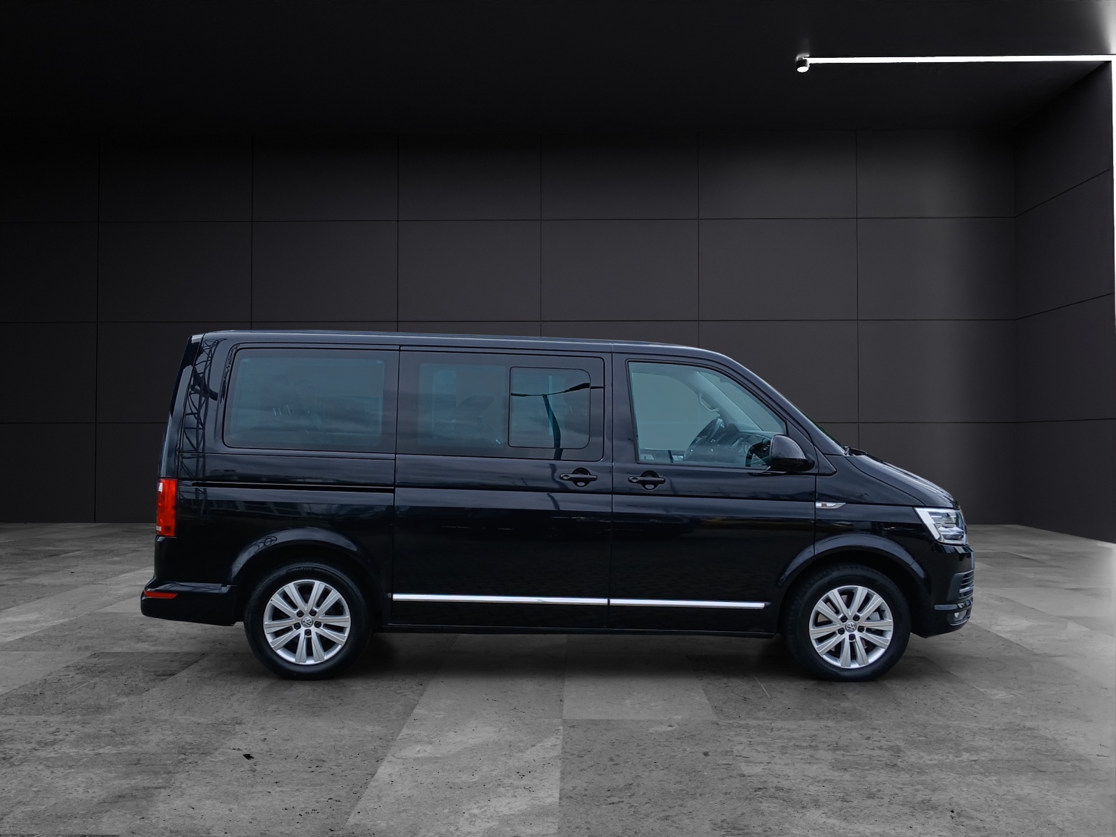 Fahrzeugabbildung Volkswagen T6 Multivan TDI Highl. DSG LED NAVI ACC RFK SH