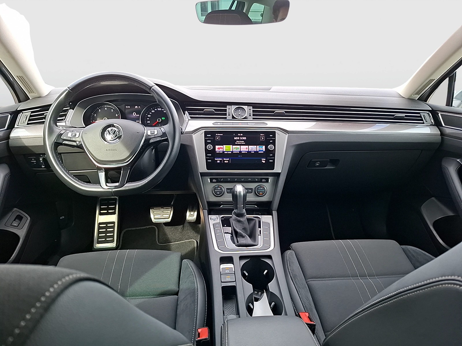 Fahrzeugabbildung Volkswagen Passat Variant TSI Alltrack DSG 4M LED Navi ACC RFK SH 18