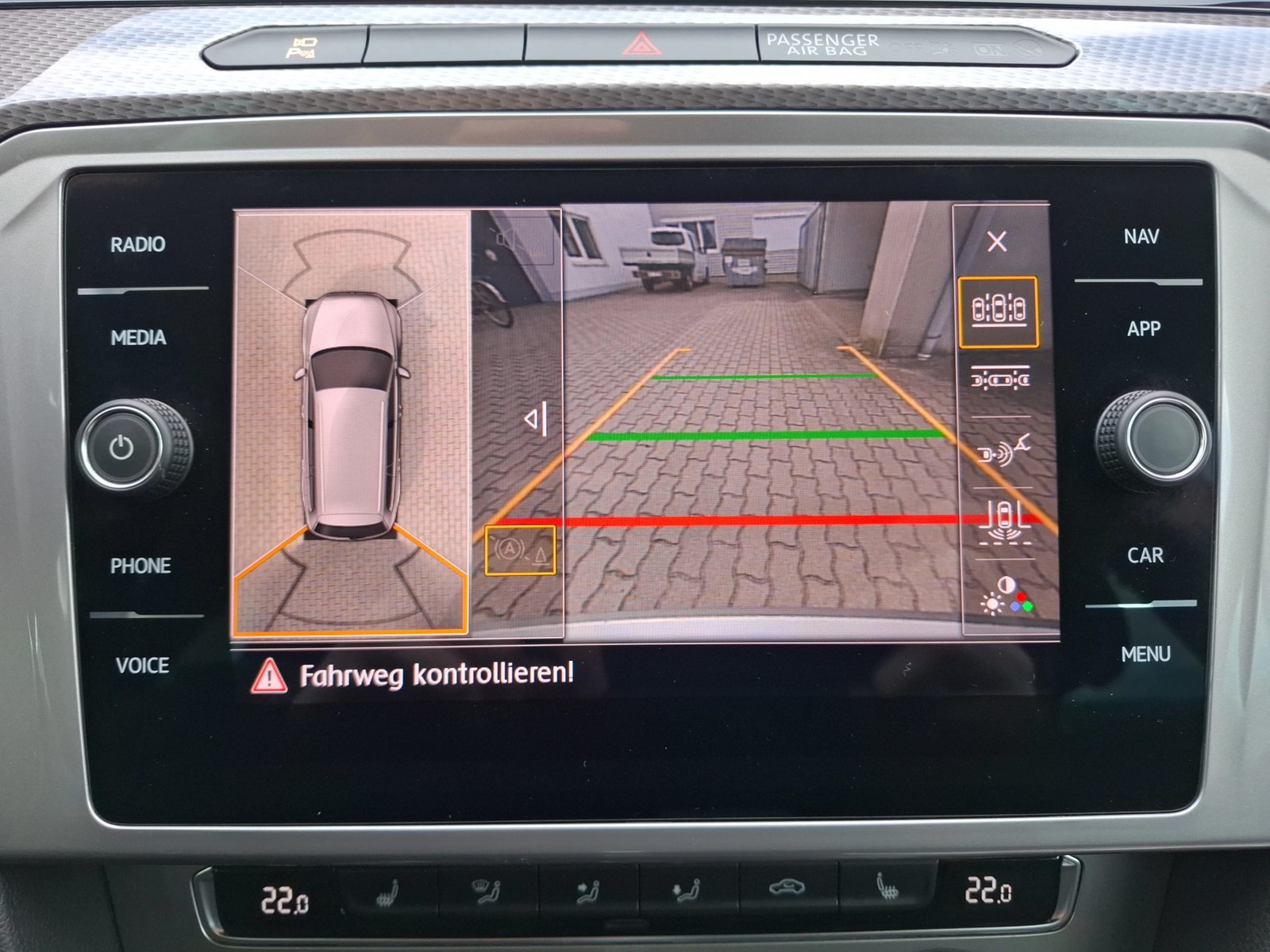 Fahrzeugabbildung Volkswagen Passat Variant TSI Alltrack DSG 4M LED Navi ACC RFK SH 18