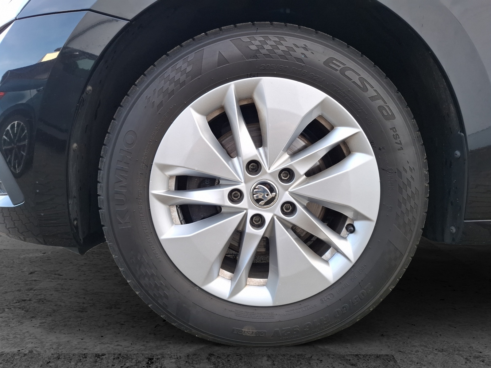 Fahrzeugabbildung SKODA Octavia Combi TDI Ambition DSG LED Navi ACC PDC SH LM