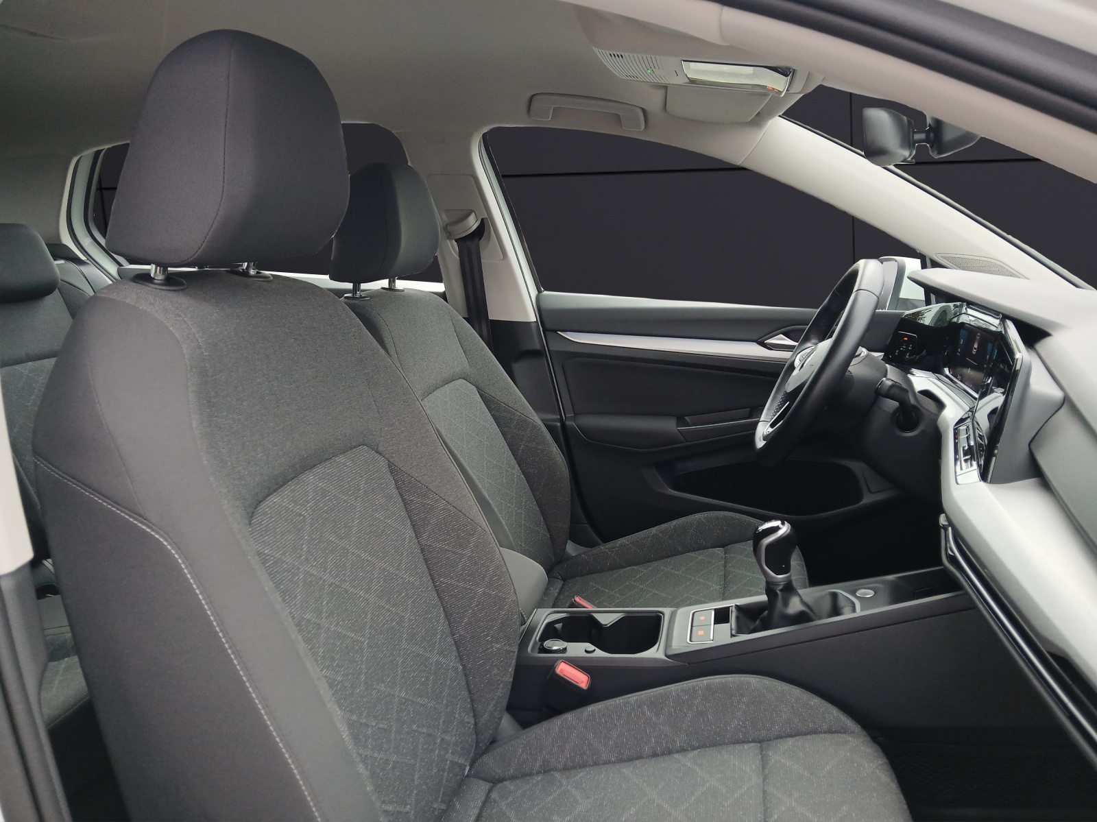 Fahrzeugabbildung Volkswagen Golf VIII TSI Life LED Navi AID PDC