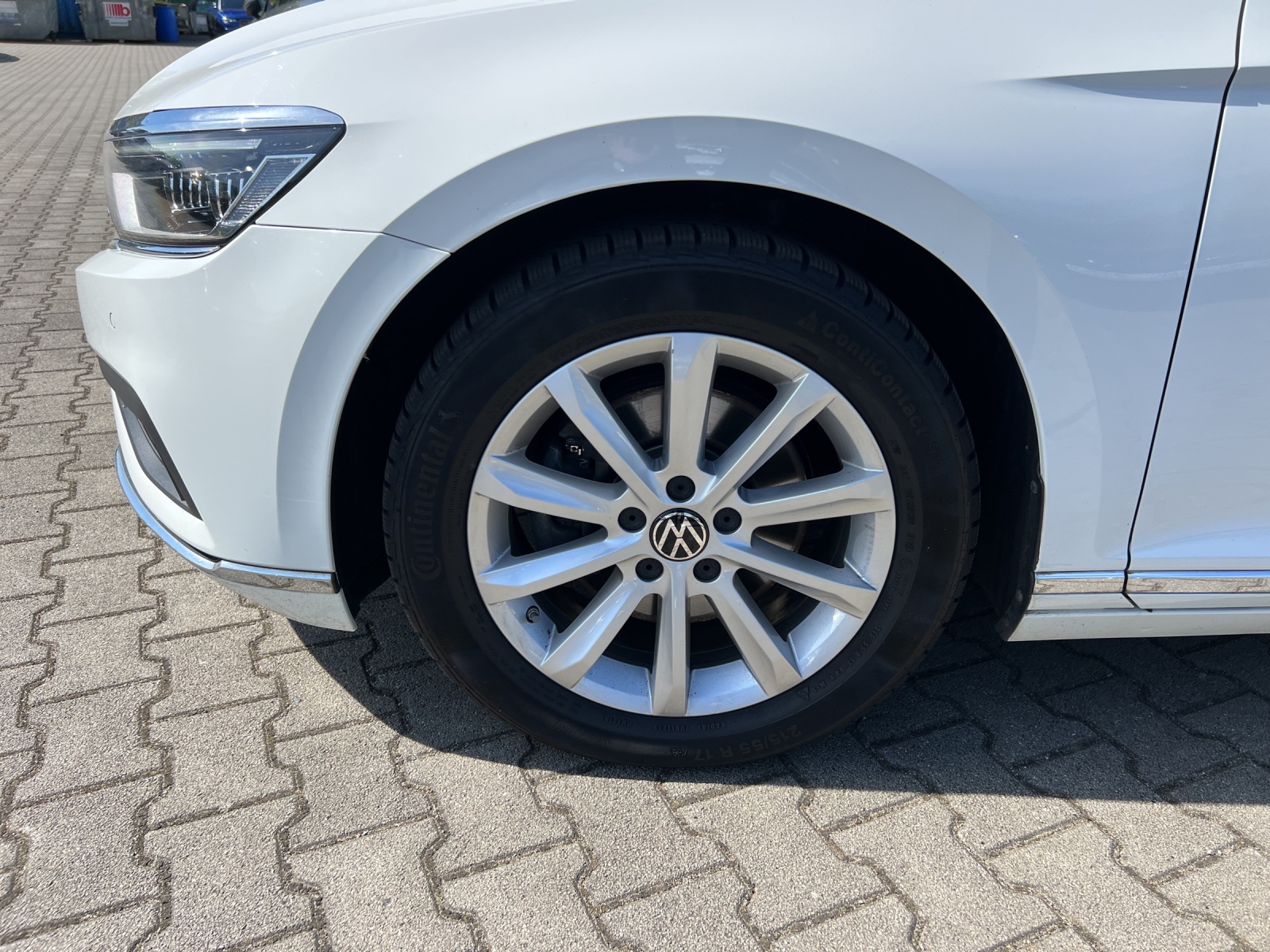 Fahrzeugabbildung Volkswagen Passat Variant TDI Elegance DSG Matrix AHK Navi ACC RFK SH LM