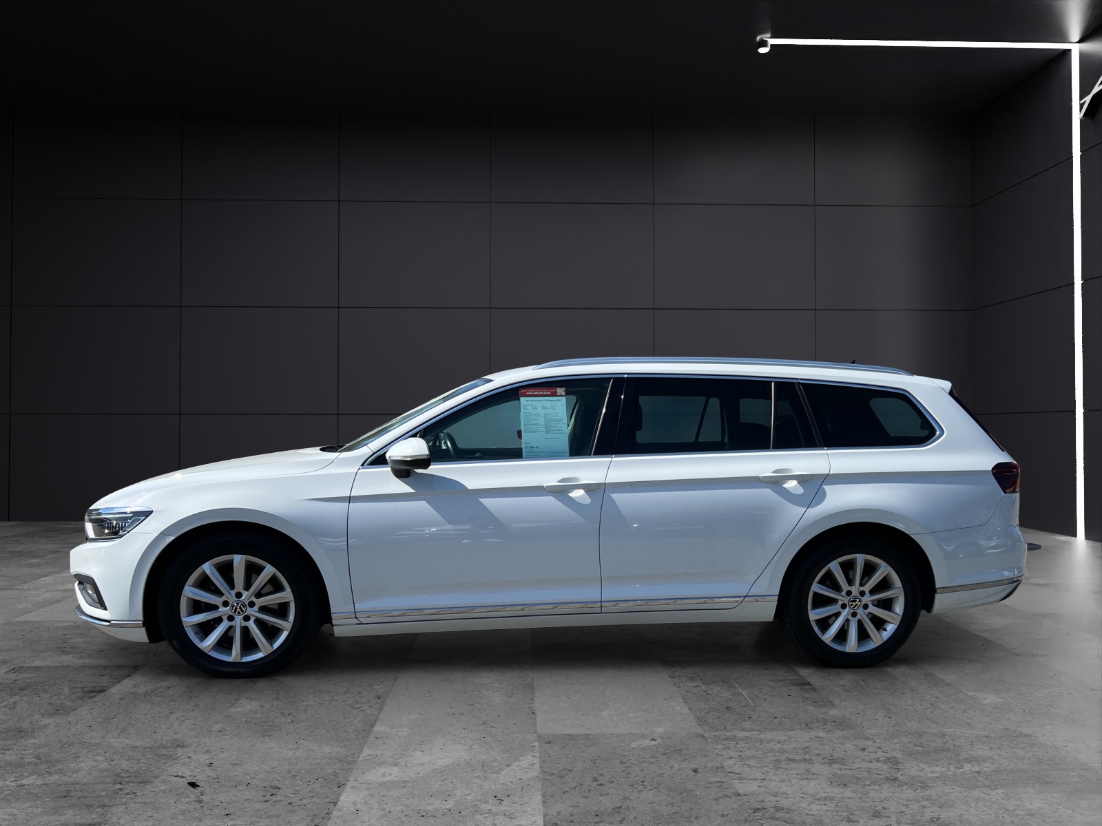 Fahrzeugabbildung Volkswagen Passat Variant TDI Elegance DSG Matrix AHK Navi ACC RFK SH LM
