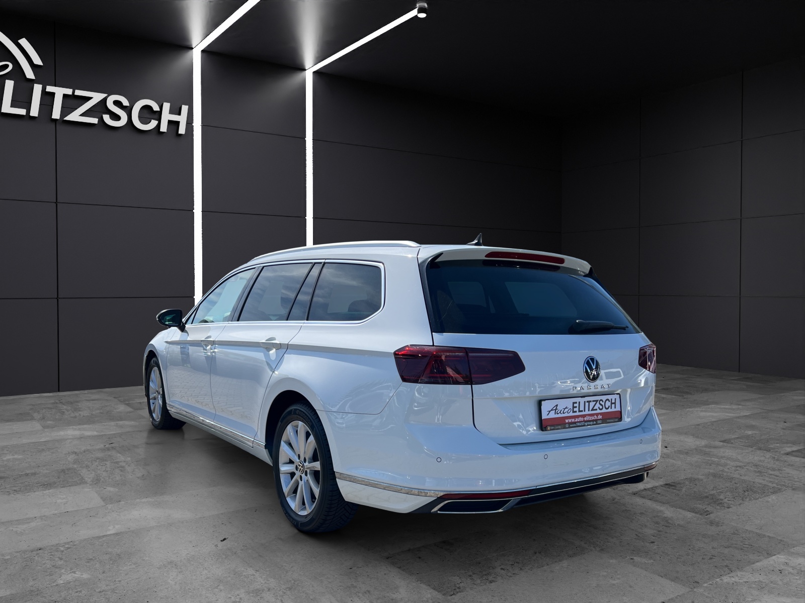 Fahrzeugabbildung Volkswagen Passat Variant TDI Elegance DSG Matrix AHK Navi ACC RFK SH LM