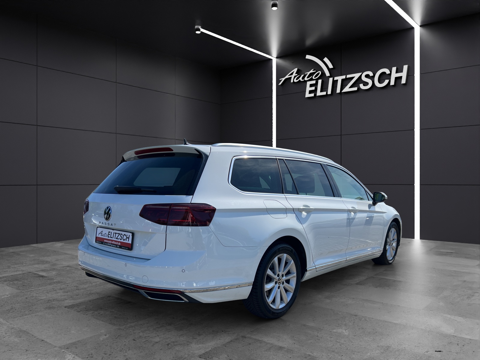Fahrzeugabbildung Volkswagen Passat Variant TDI Elegance DSG Matrix AHK Navi ACC RFK SH LM