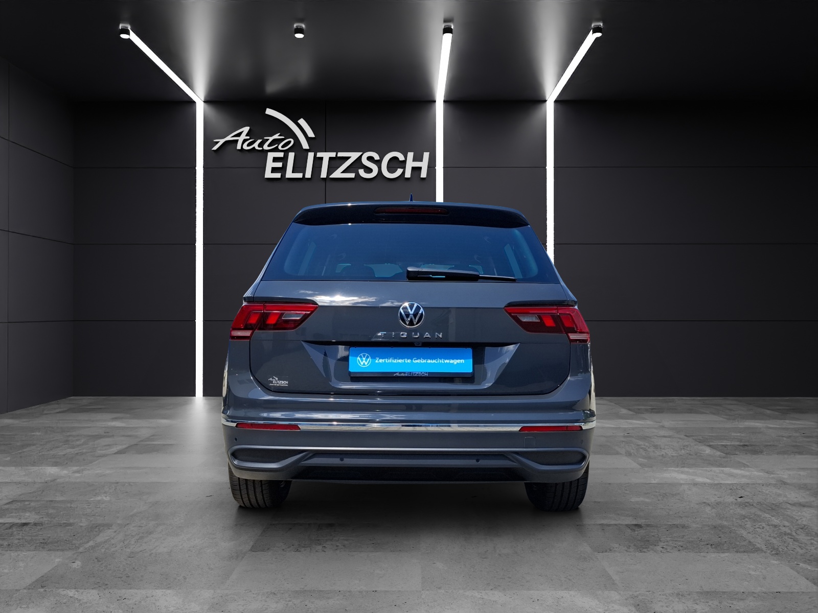 Fahrzeugabbildung Volkswagen Tiguan TDI Move DSG STH Matrix AHK Navi AID ACC RFK 18