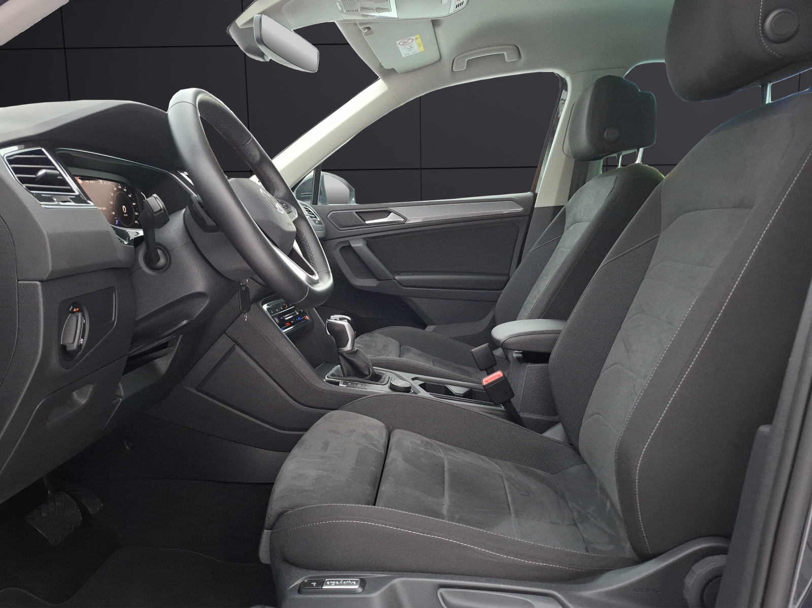 Fahrzeugabbildung Volkswagen Tiguan TDI Life DSG 4M Standhzg Matrix Navi AID ACC Park-Assist SH