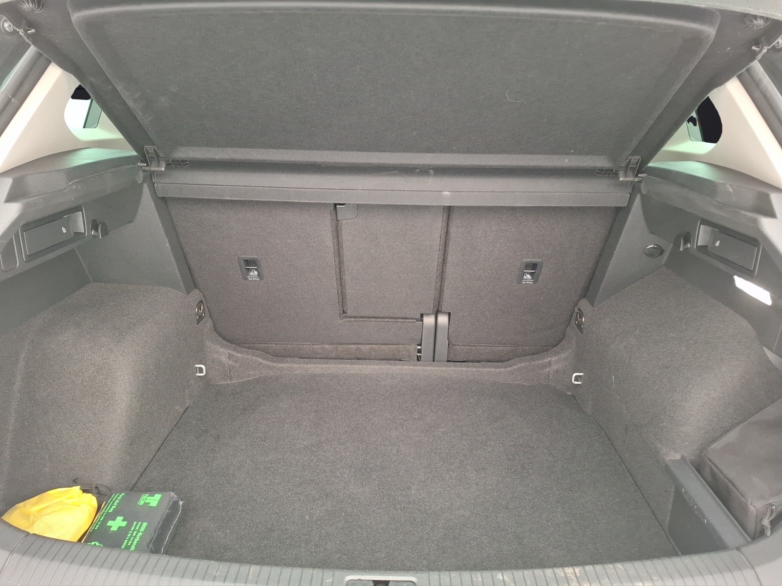 Fahrzeugabbildung Volkswagen Tiguan TDI Life DSG 4M Standhzg Matrix Navi AID ACC Park-Assist SH