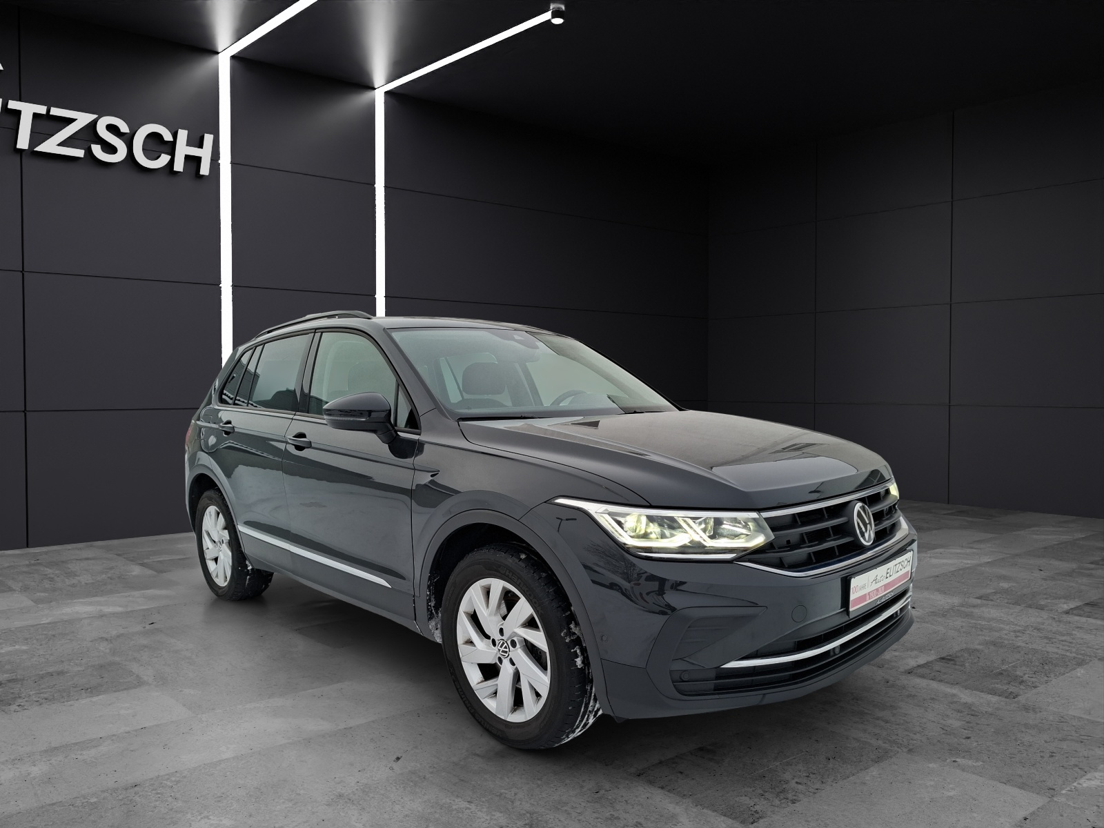 Fahrzeugabbildung Volkswagen Tiguan TDI Life DSG 4M Standhzg Matrix Navi AID ACC Park-Assist SH