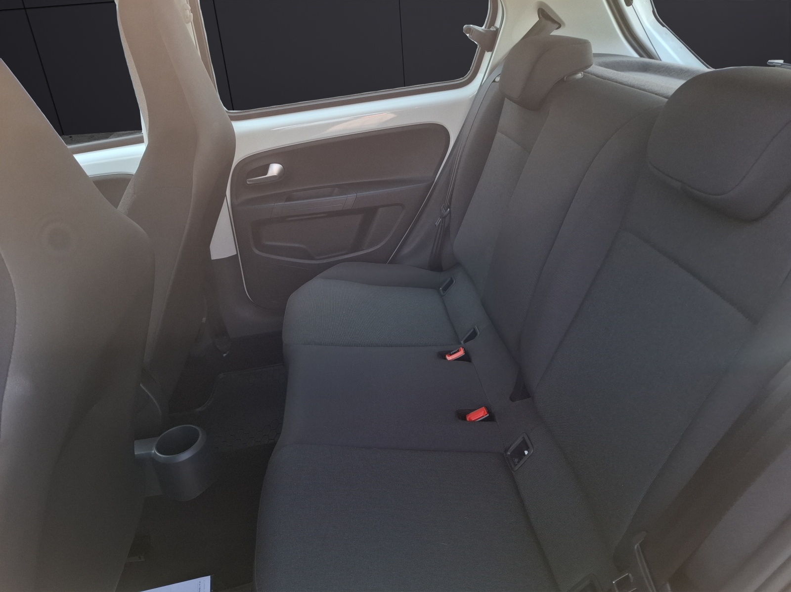 Fahrzeugabbildung Volkswagen up! 1.0 Basis Klima DAB SH