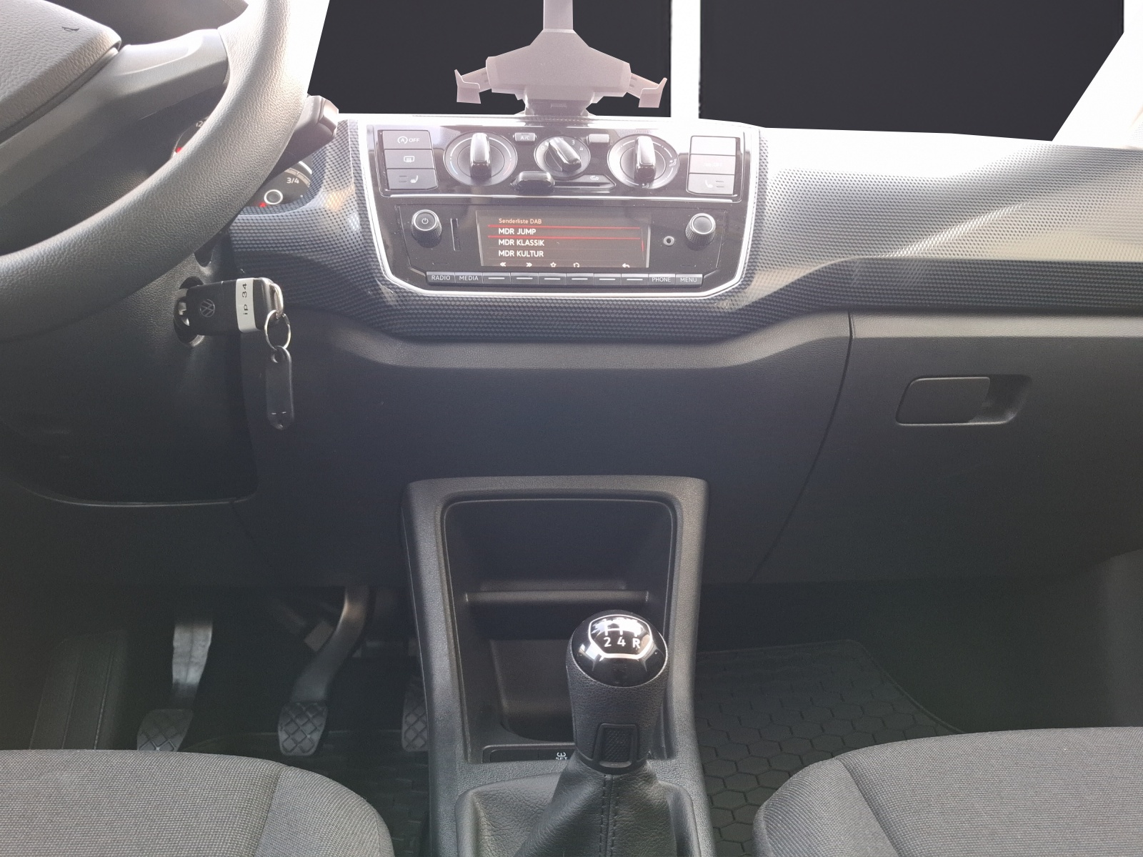 Fahrzeugabbildung Volkswagen up! 1.0 Basis Klima DAB SH