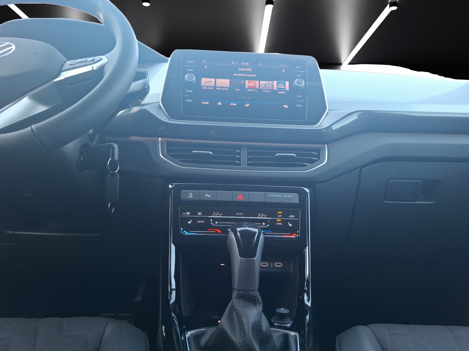 Fahrzeugabbildung Volkswagen T-Cross Energy TSI DSG LED ACC SH RearView AppConnect Climatronic DAB+