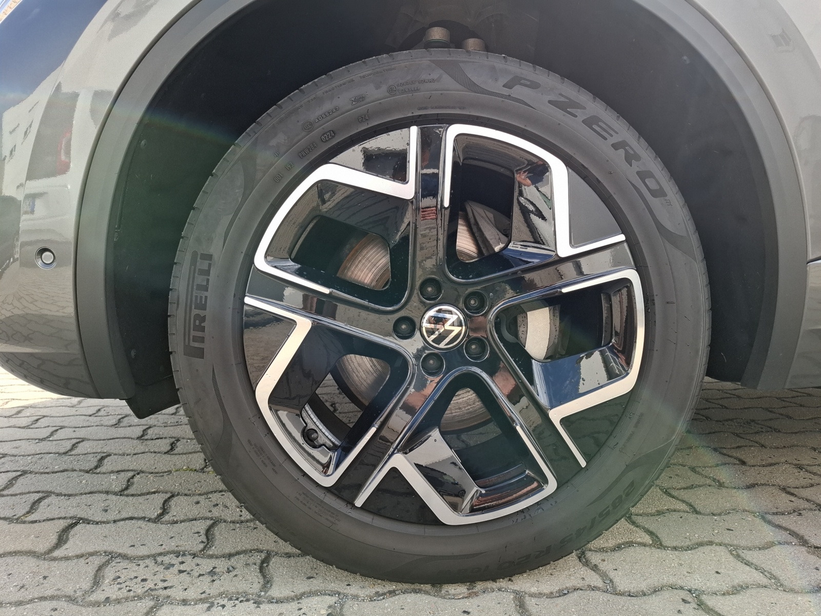 Fahrzeugabbildung Volkswagen Touareg Edition StandHZG LUFT Matrix AHK Leder Zuziehhilfe AkkustikPaket Kamera ACC