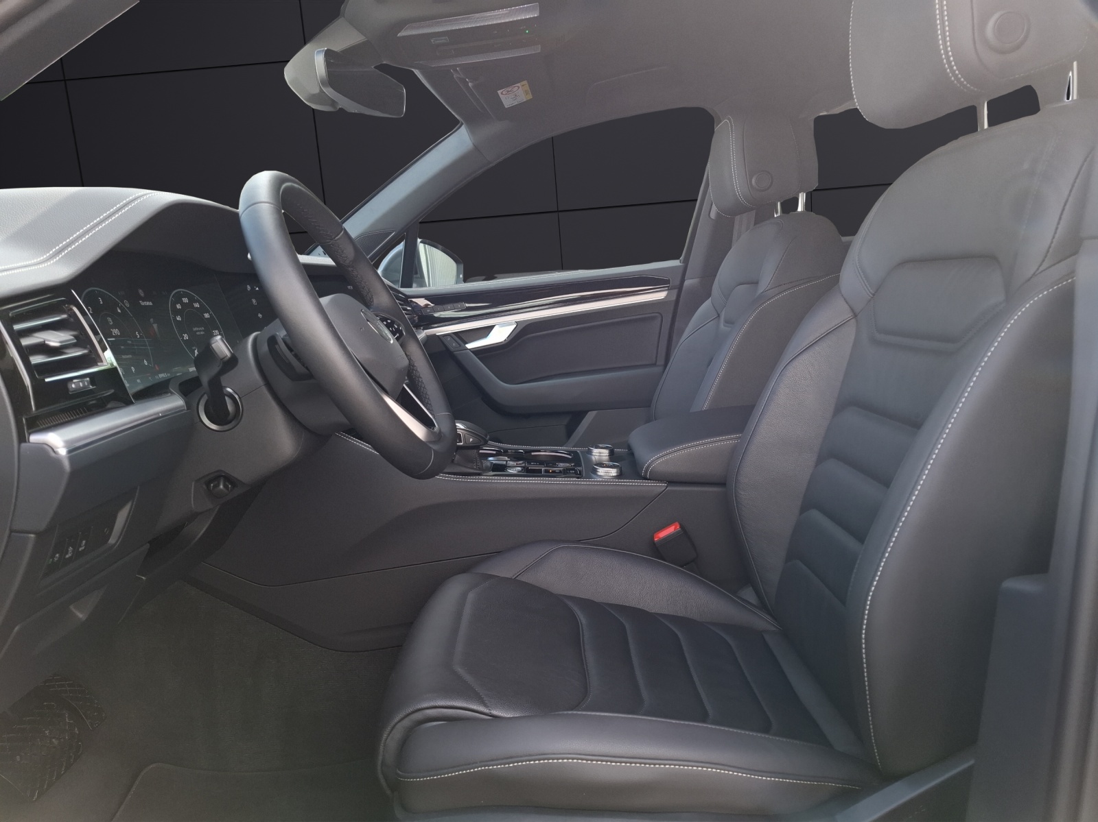 Fahrzeugabbildung Volkswagen Touareg Edition StandHZG LUFT Matrix AHK Leder Zuziehhilfe AkkustikPaket Kamera ACC