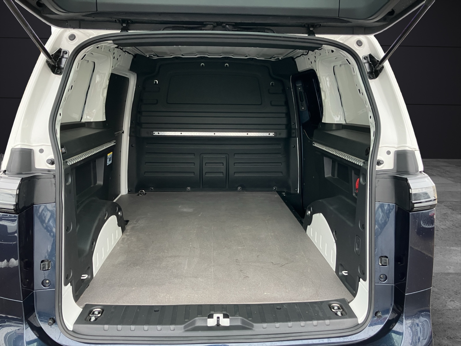 Fahrzeugabbildung Volkswagen ID.Buzz Cargo KLIMA DAB AHK ACC