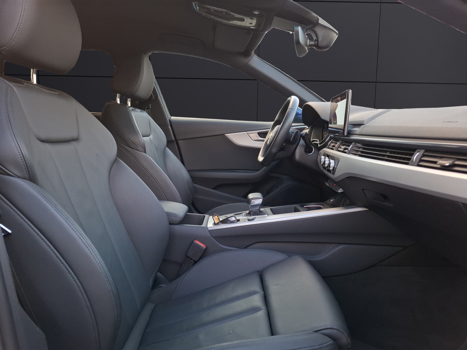 Fahrzeugabbildung Audi A4 Avant 35 TDI S-tronic LED Navi AID GRA RFK Leder SH