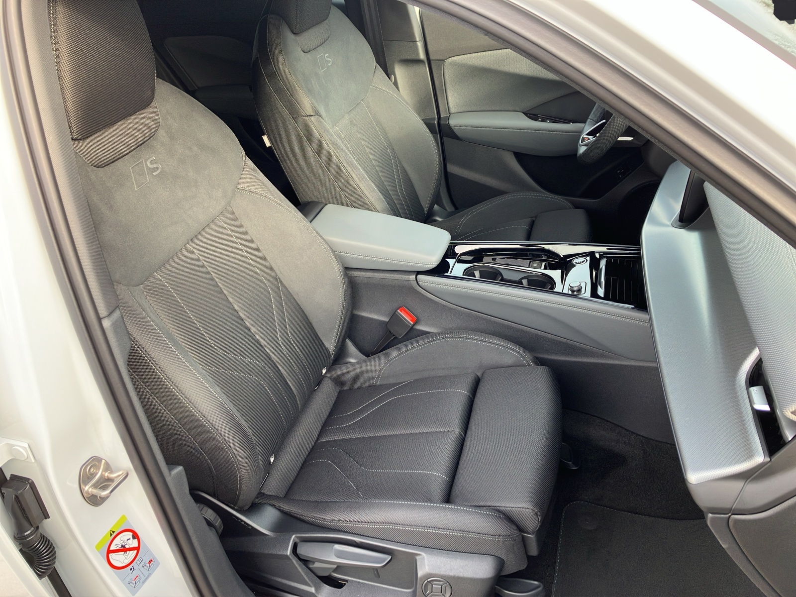 Fahrzeugabbildung Audi Q3 Sportback e-hybrid 200 kW