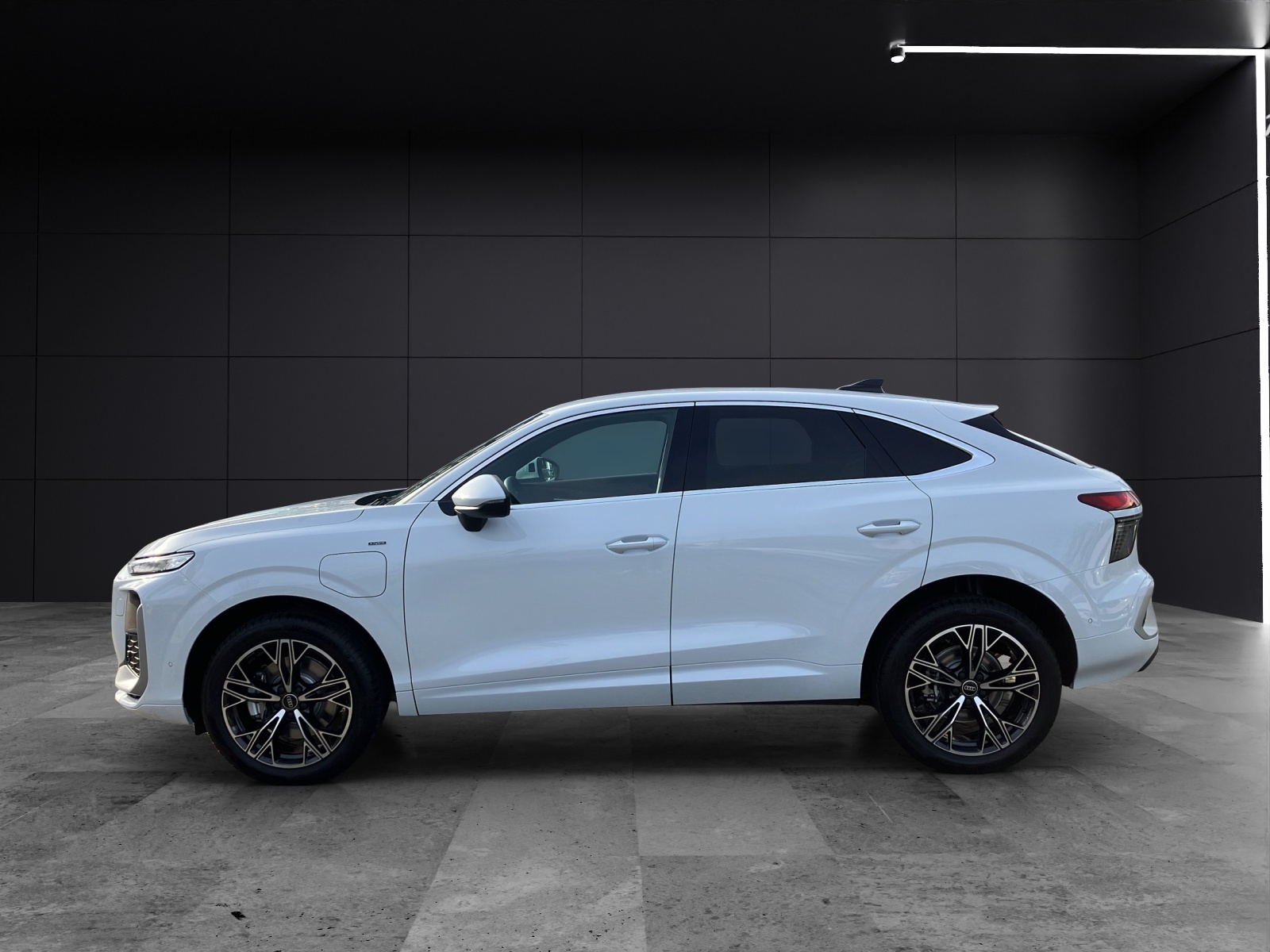 Fahrzeugabbildung Audi Q3 Sportback e-hybrid 200 kW