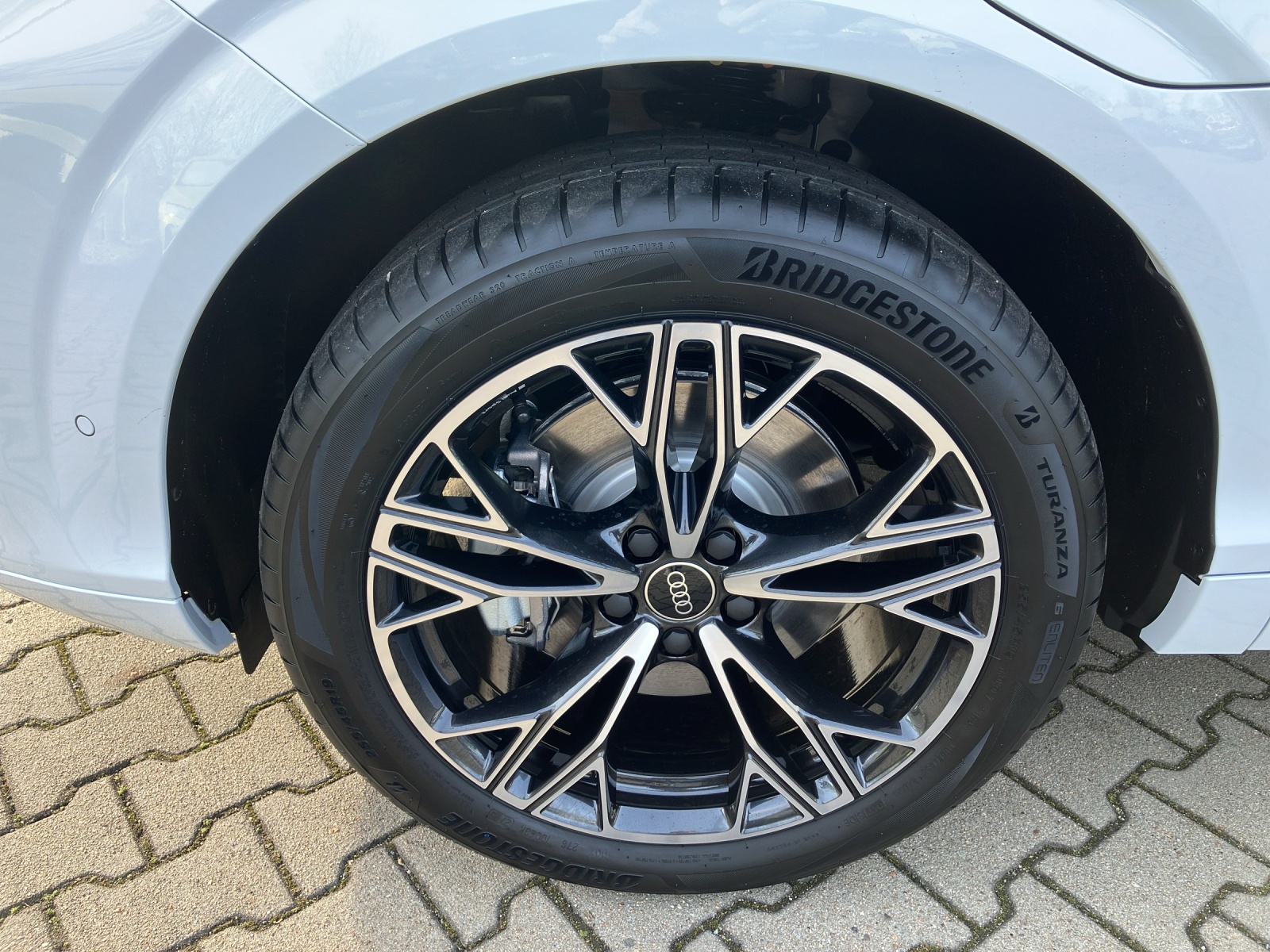 Fahrzeugabbildung Audi Q3 Sportback e-hybrid 200 kW