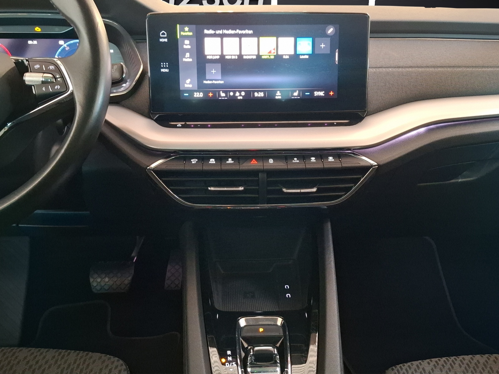 Fahrzeugabbildung SKODA Octavia Combi TDI First-Edition DSG Standhzg. LED Navi ACC RFK SH