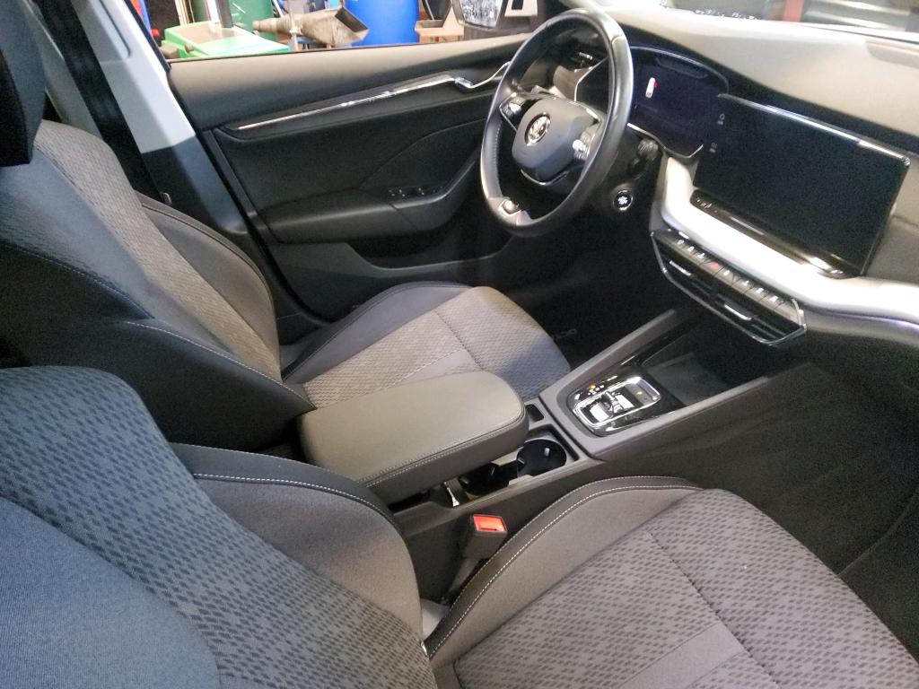 Fahrzeugabbildung SKODA Octavia Combi TDI First-Edition DSG Standhzg. LED Navi ACC RFK SH