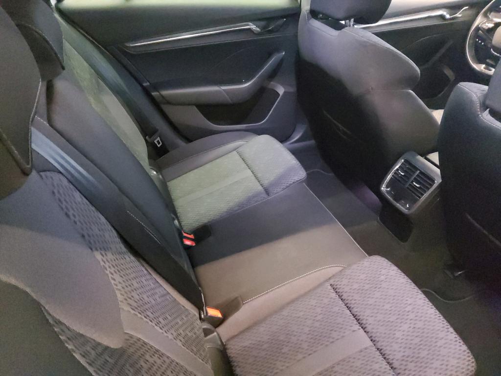 Fahrzeugabbildung SKODA Octavia Combi TDI First-Edition DSG Standhzg. LED Navi ACC RFK SH