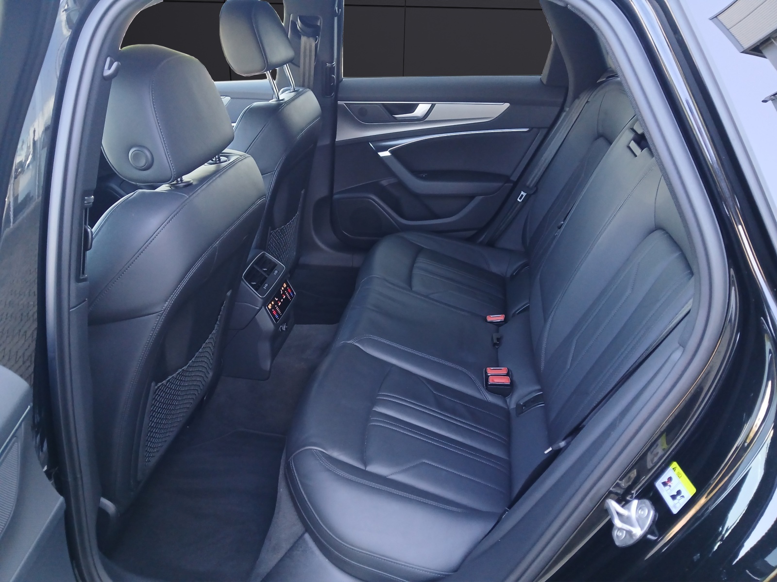 Fahrzeugabbildung Audi A6 Avant 40 TDI sport S-tronic LED Navi Leder ACC RFK SH 19