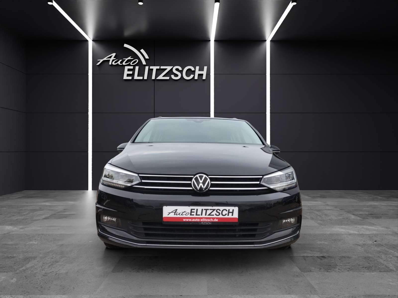 Fahrzeugabbildung Volkswagen Touran TSI Active STH LED Navi ACC Park-Assist SH