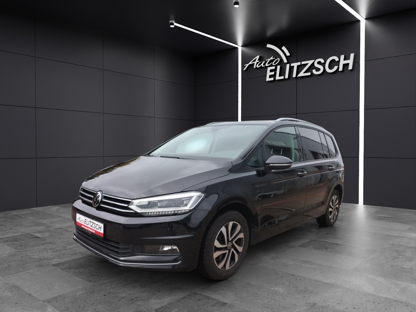 Fahrzeugabbildung Volkswagen Touran TSI Active STH LED Navi ACC Park-Assist SH