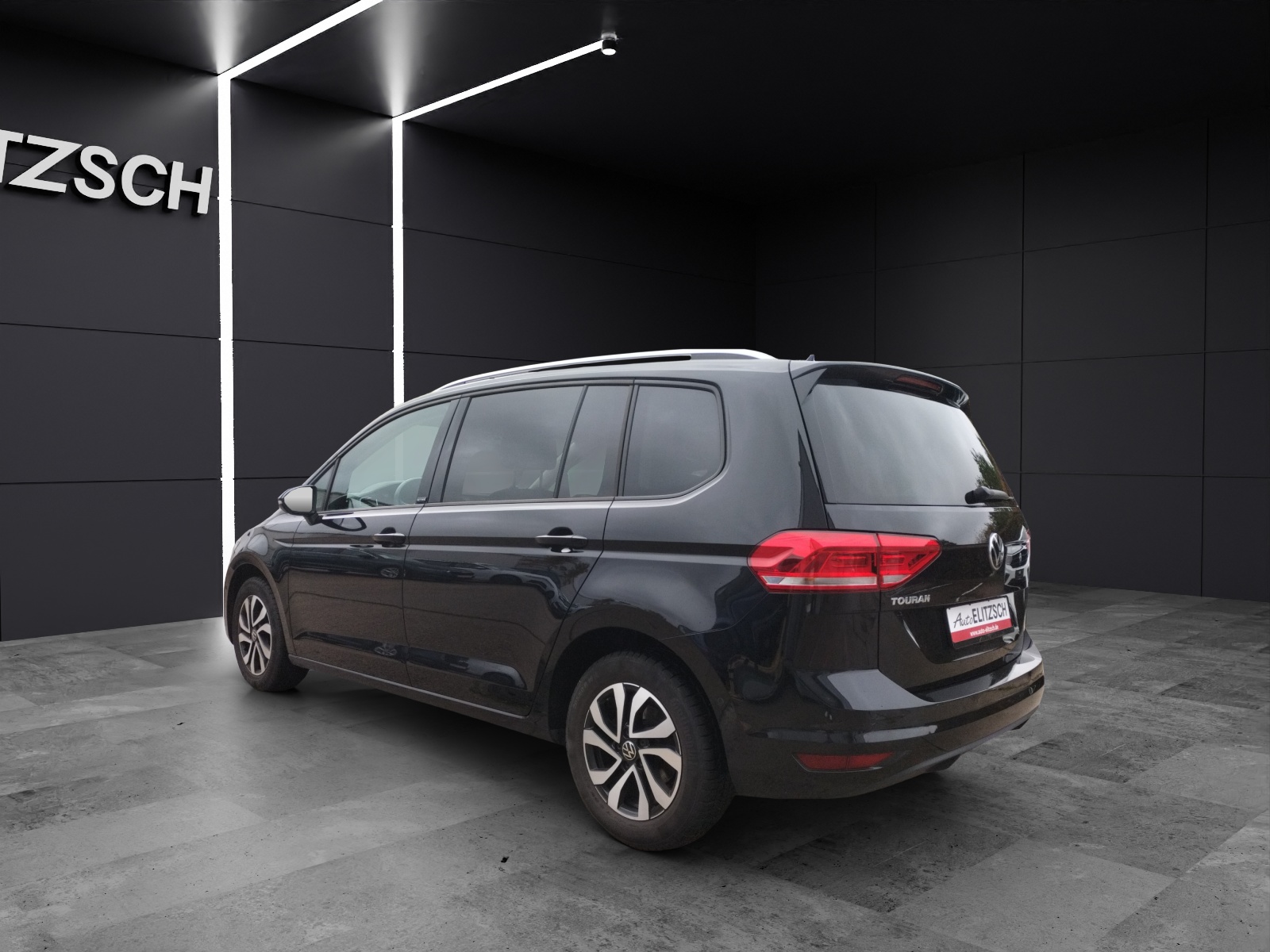 Fahrzeugabbildung Volkswagen Touran TSI Active STH LED Navi ACC Park-Assist SH