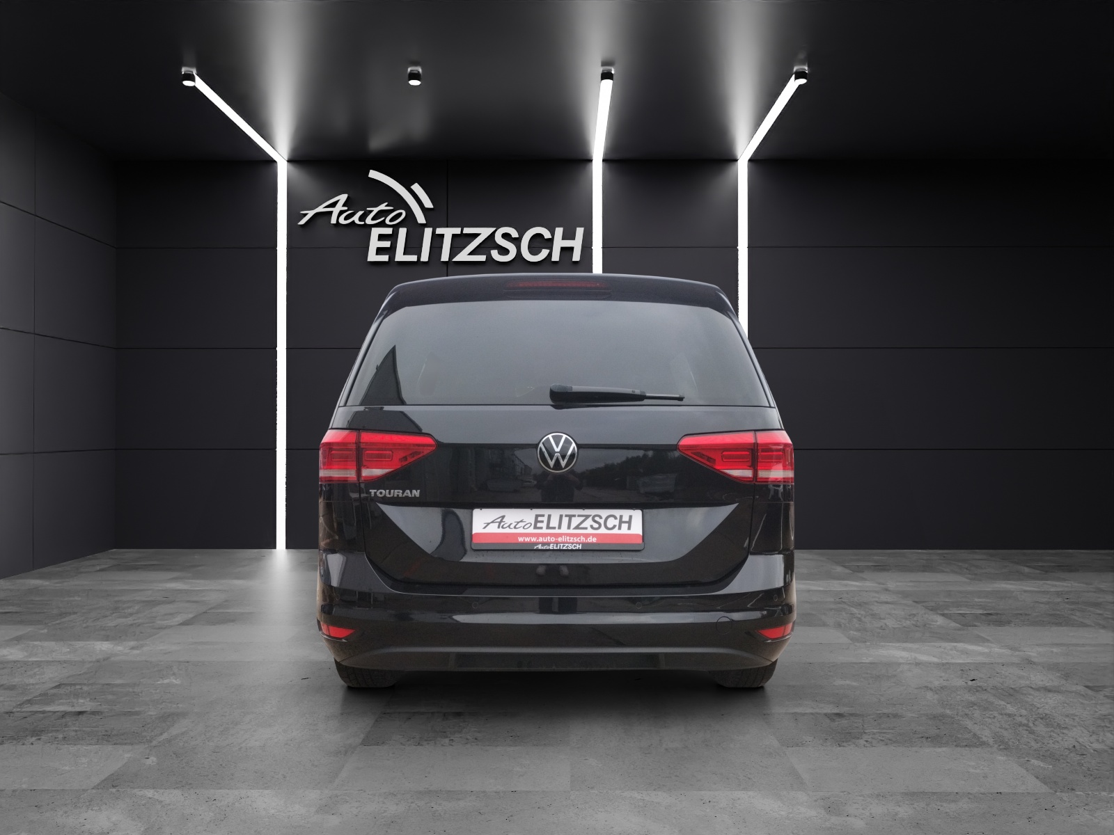 Fahrzeugabbildung Volkswagen Touran TSI Active STH LED Navi ACC Park-Assist SH