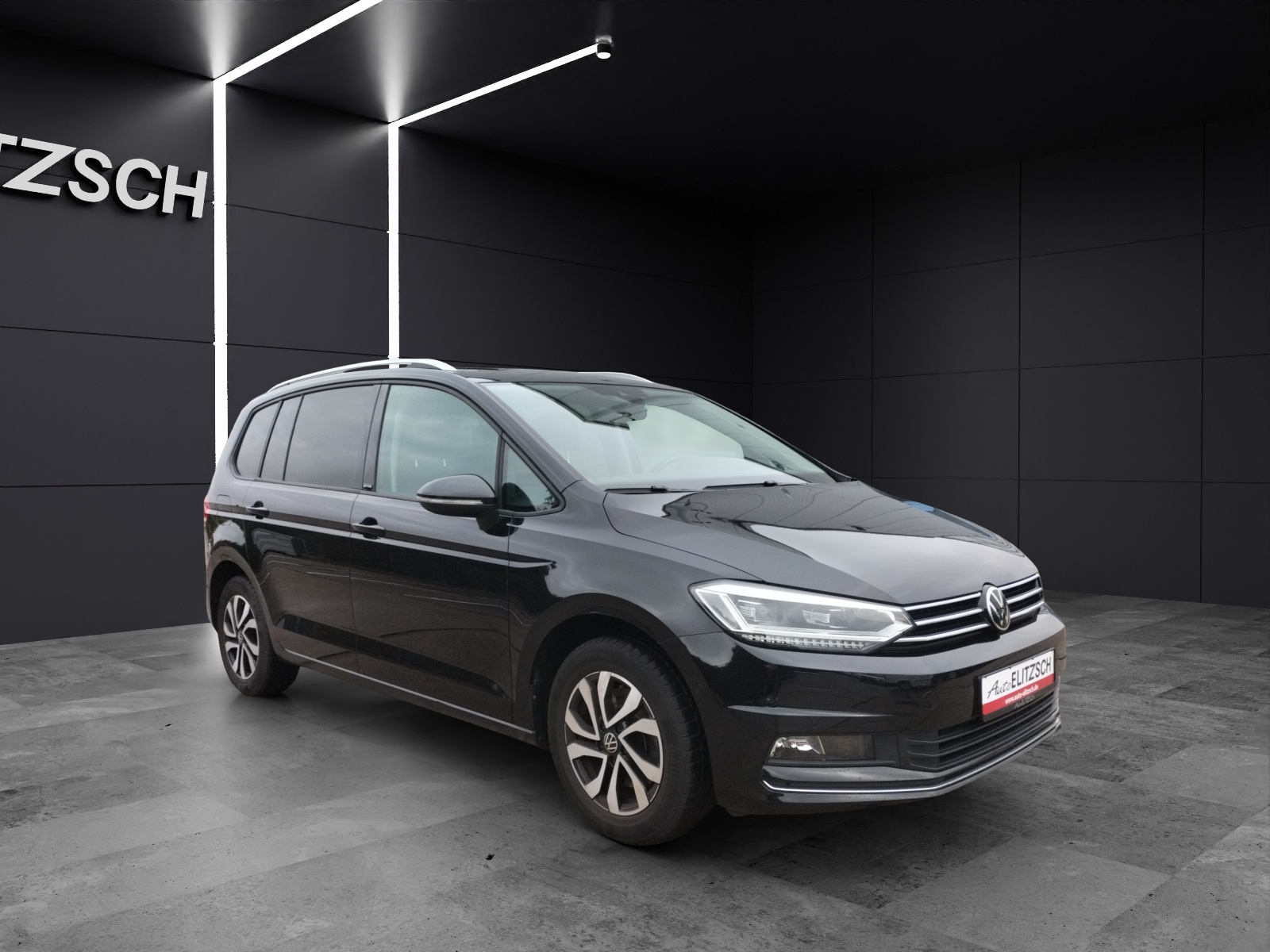Fahrzeugabbildung Volkswagen Touran TSI Active STH LED Navi ACC Park-Assist SH