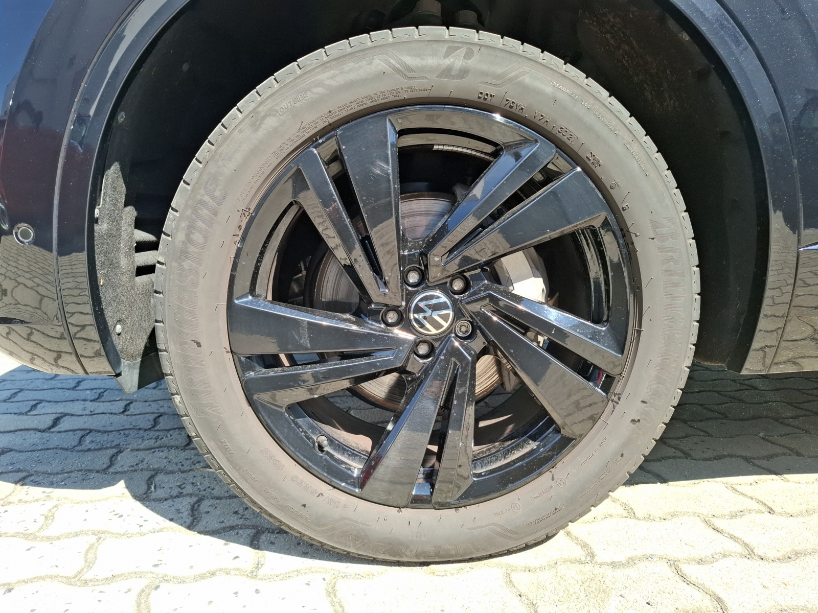 Fahrzeugabbildung Volkswagen Touareg TDI R-Line 4M Black-Style Matrix AHK AID ACC 360° 20