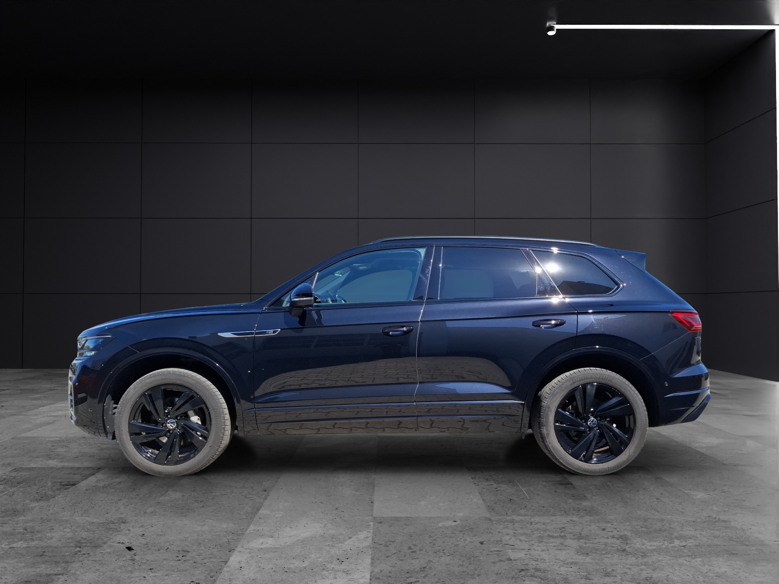 Fahrzeugabbildung Volkswagen Touareg TDI R-Line 4M Black-Style Matrix AHK AID ACC 360° 20