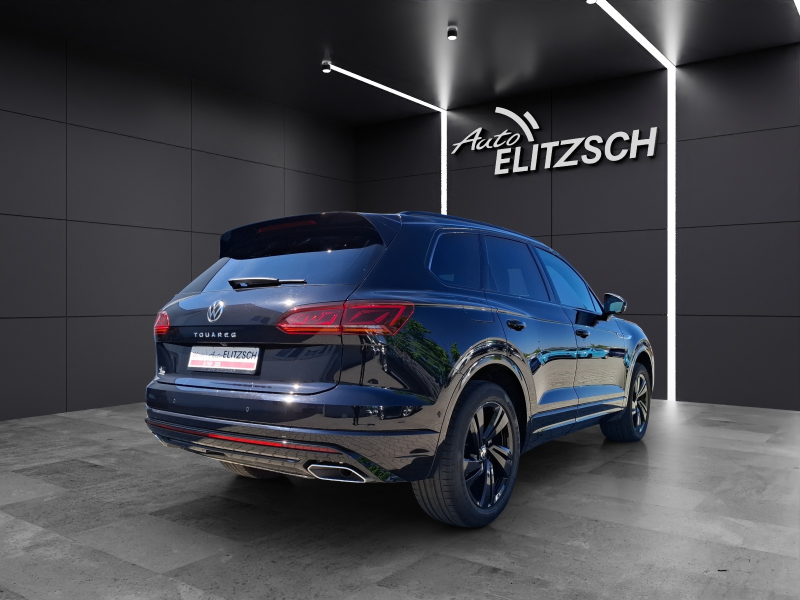 Fahrzeugabbildung Volkswagen Touareg TDI R-Line 4M Black-Style Matrix AHK AID ACC 360° 20