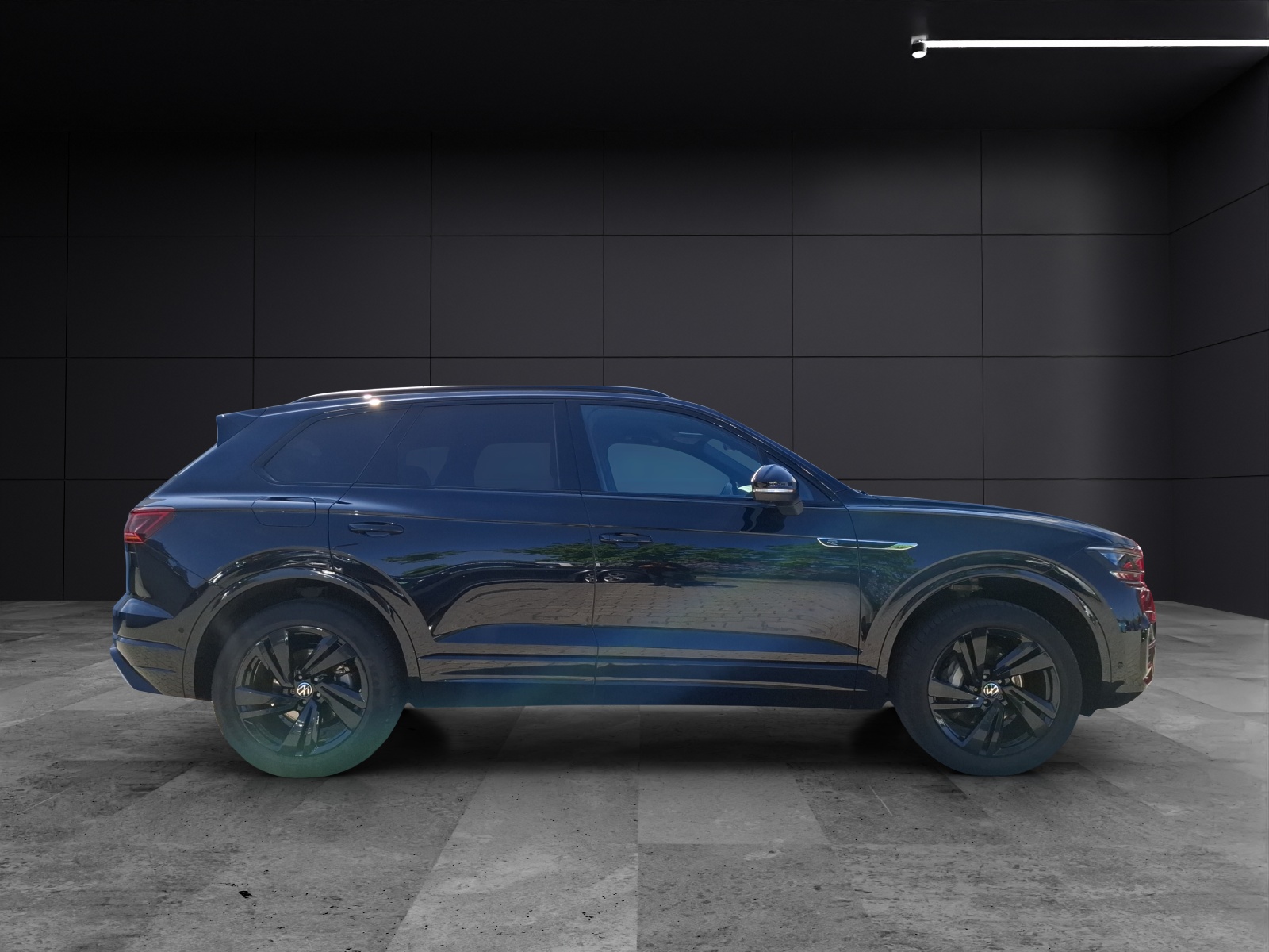 Fahrzeugabbildung Volkswagen Touareg TDI R-Line 4M Black-Style Matrix AHK AID ACC 360° 20