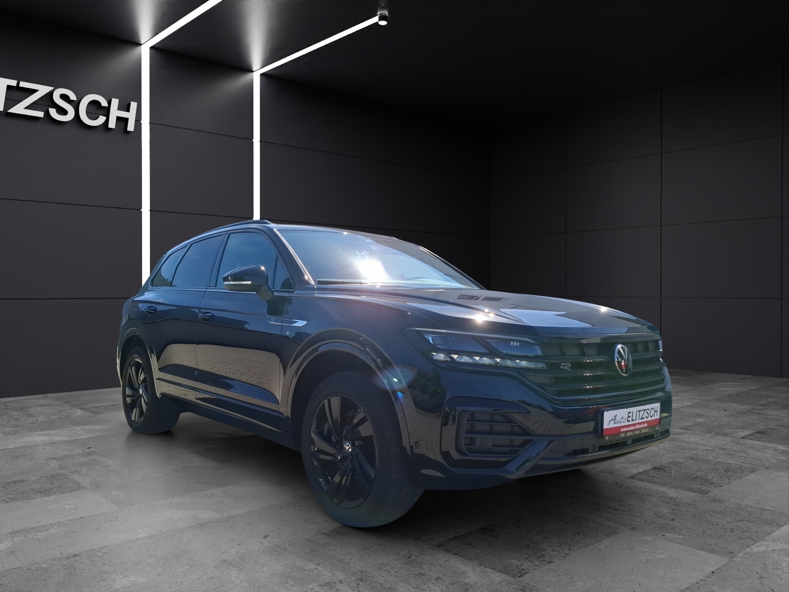 Fahrzeugabbildung Volkswagen Touareg TDI R-Line 4M Black-Style Matrix AHK AID ACC 360° 20