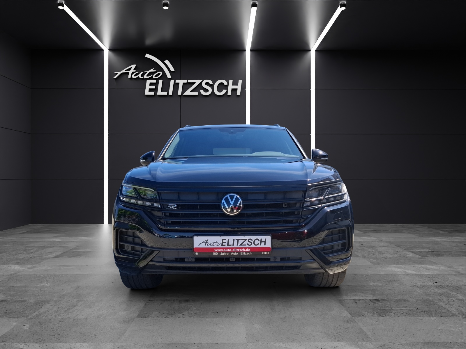 Fahrzeugabbildung Volkswagen Touareg TDI R-Line 4M Black-Style Matrix AHK AID ACC 360° 20
