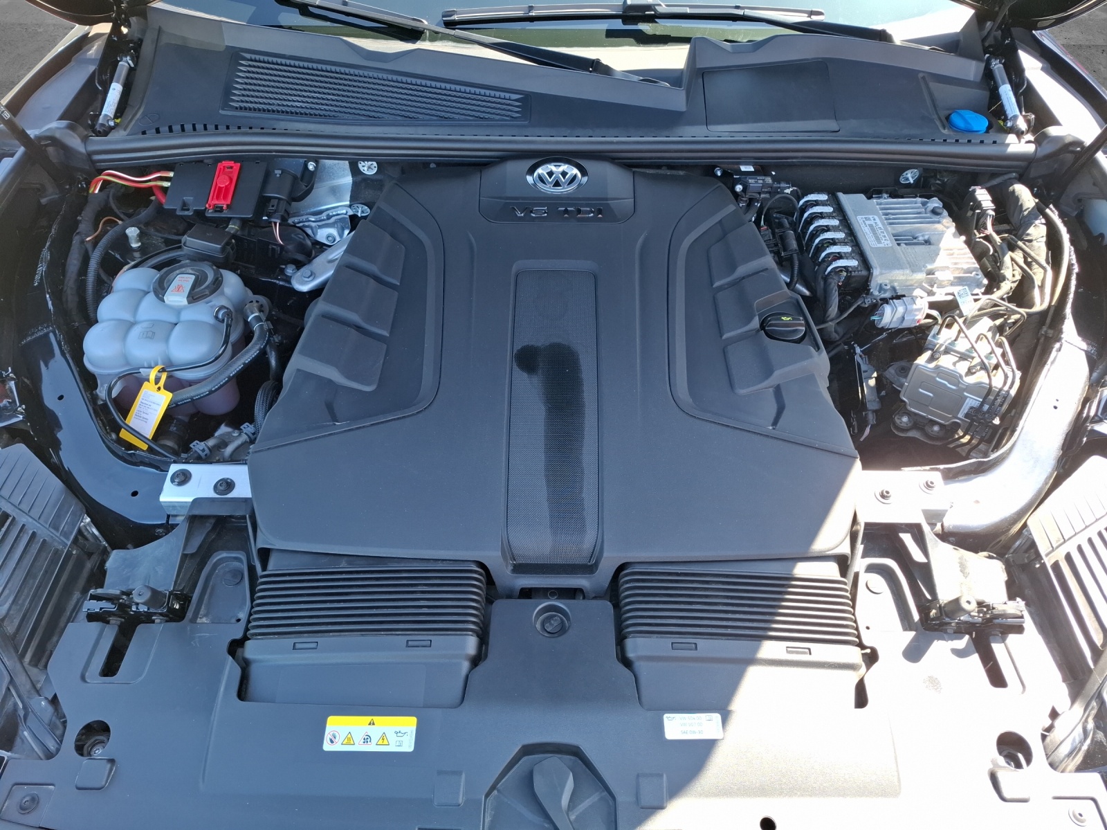 Fahrzeugabbildung Volkswagen Touareg TDI R-Line 4M Black-Style Matrix AHK AID ACC 360° 20