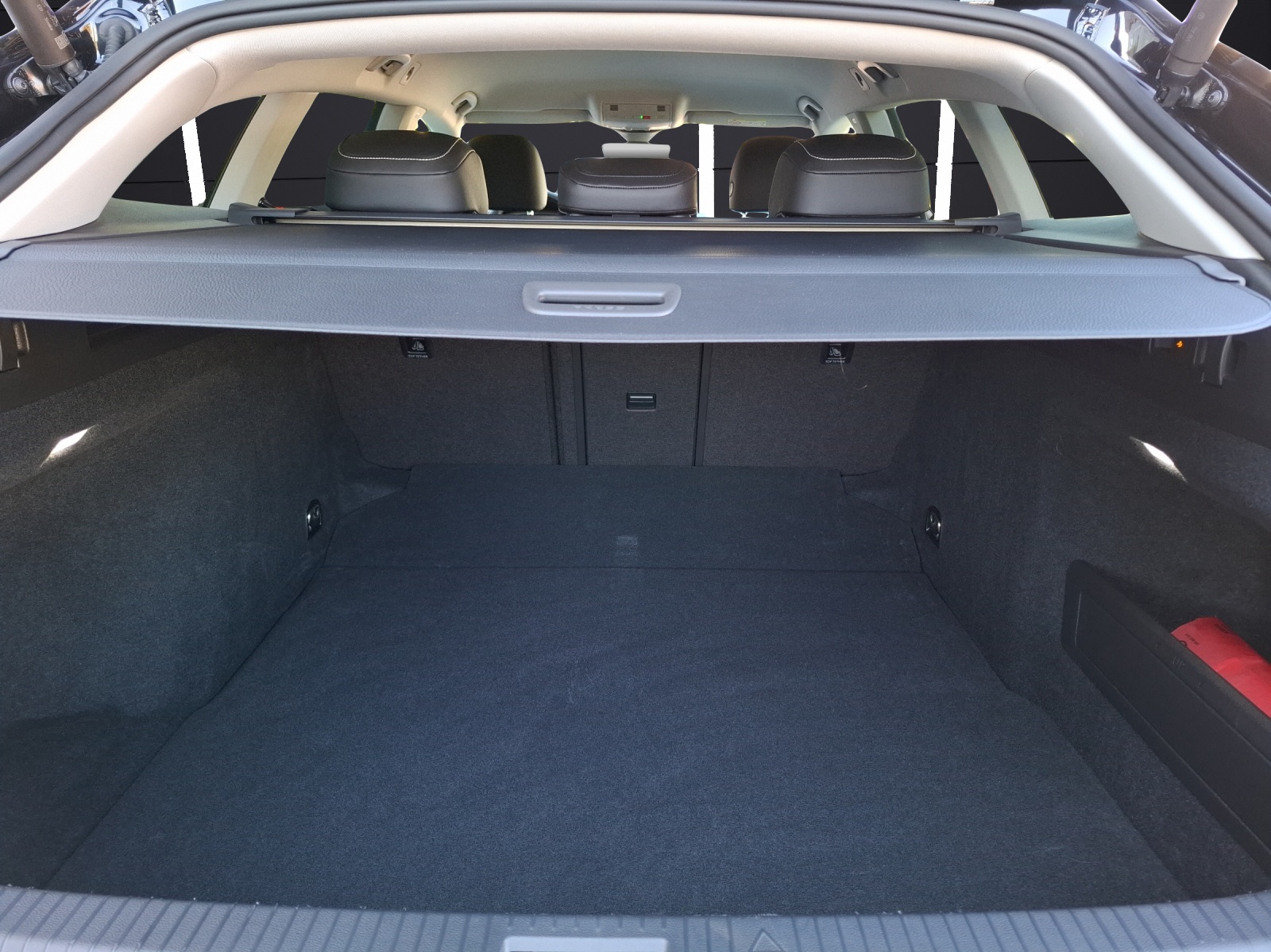 Fahrzeugabbildung Volkswagen Arteon SB TDI Elegance DSG LED AHK NAvi AID ACC RFK SH
