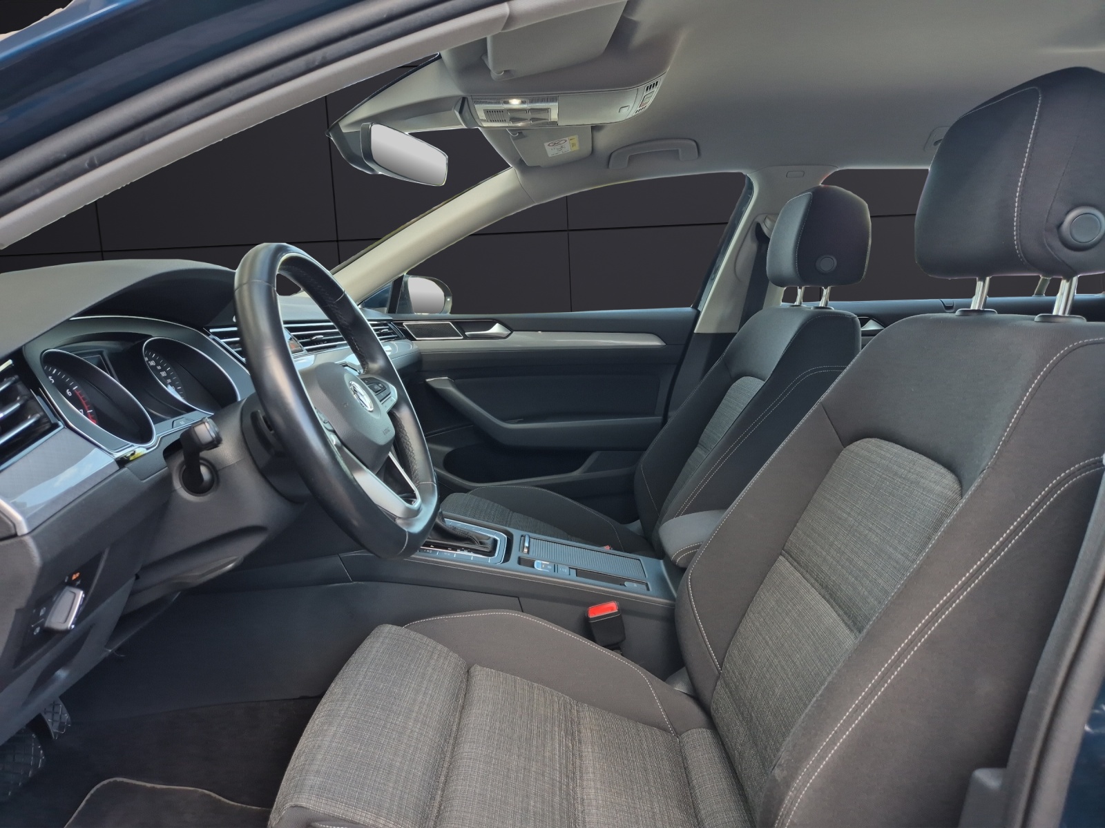 Fahrzeugabbildung Volkswagen Passat Variant TSI Business DSG Matrix Navi ACC RFK SH 18