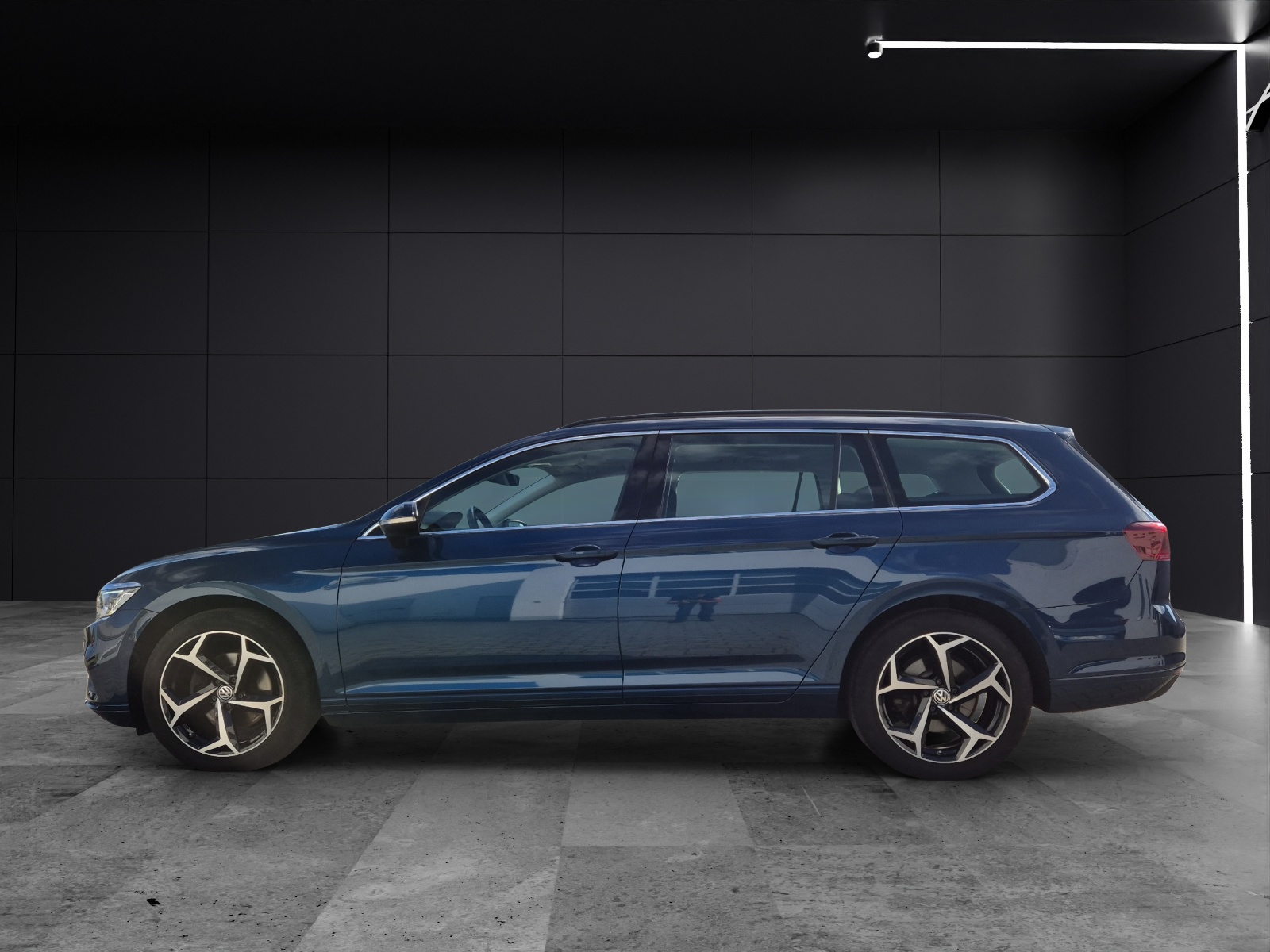 Fahrzeugabbildung Volkswagen Passat Variant TSI Business DSG Matrix Navi ACC RFK SH 18