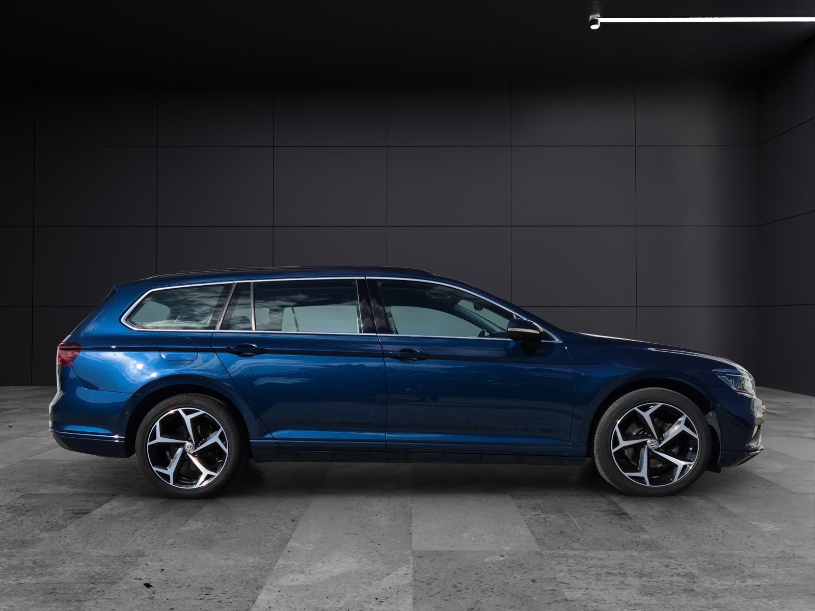 Fahrzeugabbildung Volkswagen Passat Variant TSI Business DSG Matrix Navi ACC RFK SH 18