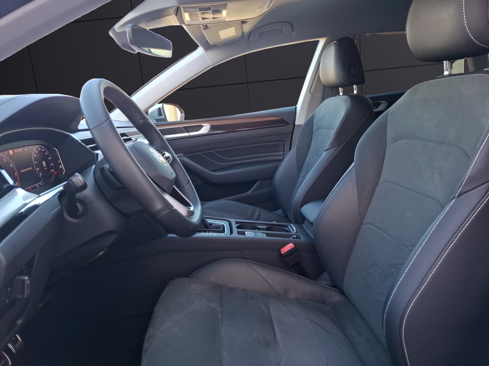 Fahrzeugabbildung Volkswagen Arteon SB TSI Elegance DSG Matrix AHK Navi AID ACC Park-Assist SH LM TSI Elegance DSG Matrix AHK Navi AID ACC Park-Assist SH LM