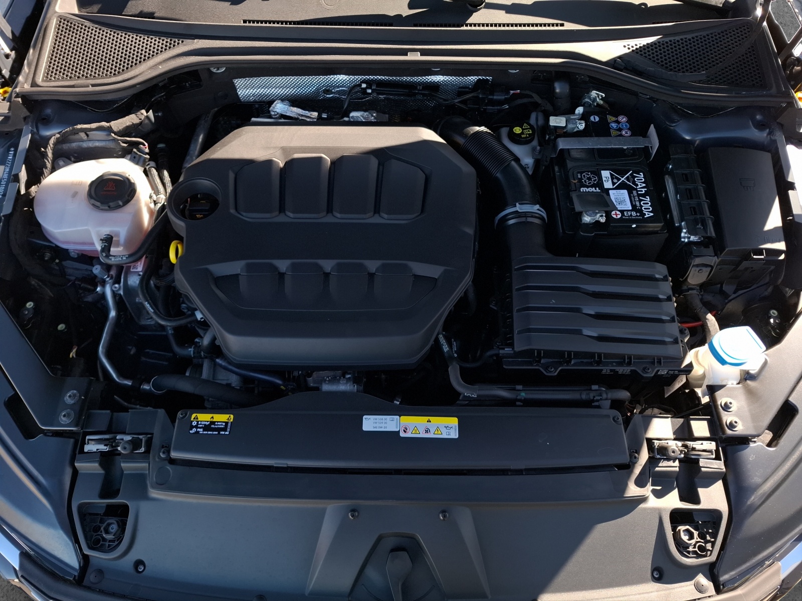 Fahrzeugabbildung Volkswagen Arteon SB TSI Elegance DSG Matrix AHK Navi AID ACC Park-Assist SH LM TSI Elegance DSG Matrix AHK Navi AID ACC Park-Assist SH LM