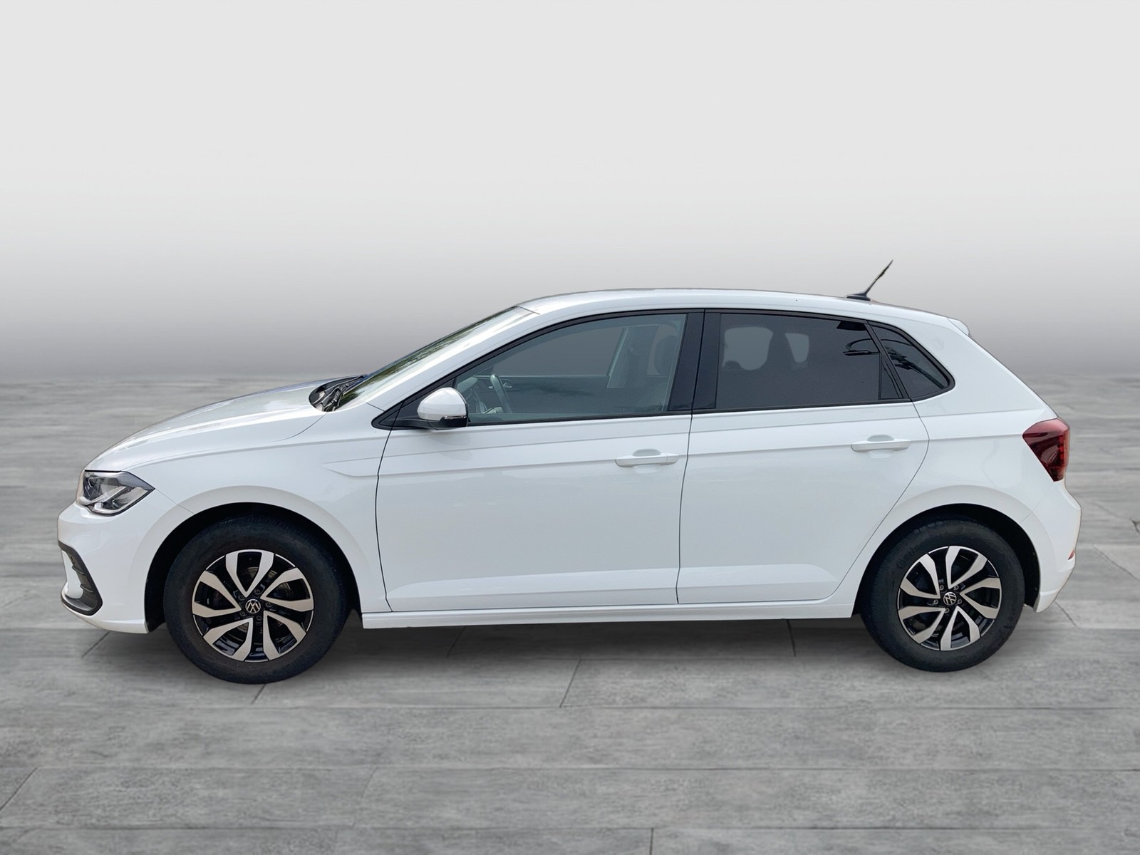 Fahrzeugabbildung Volkswagen Polo TSI Active DSG LED Navi AID ACC PDC SH