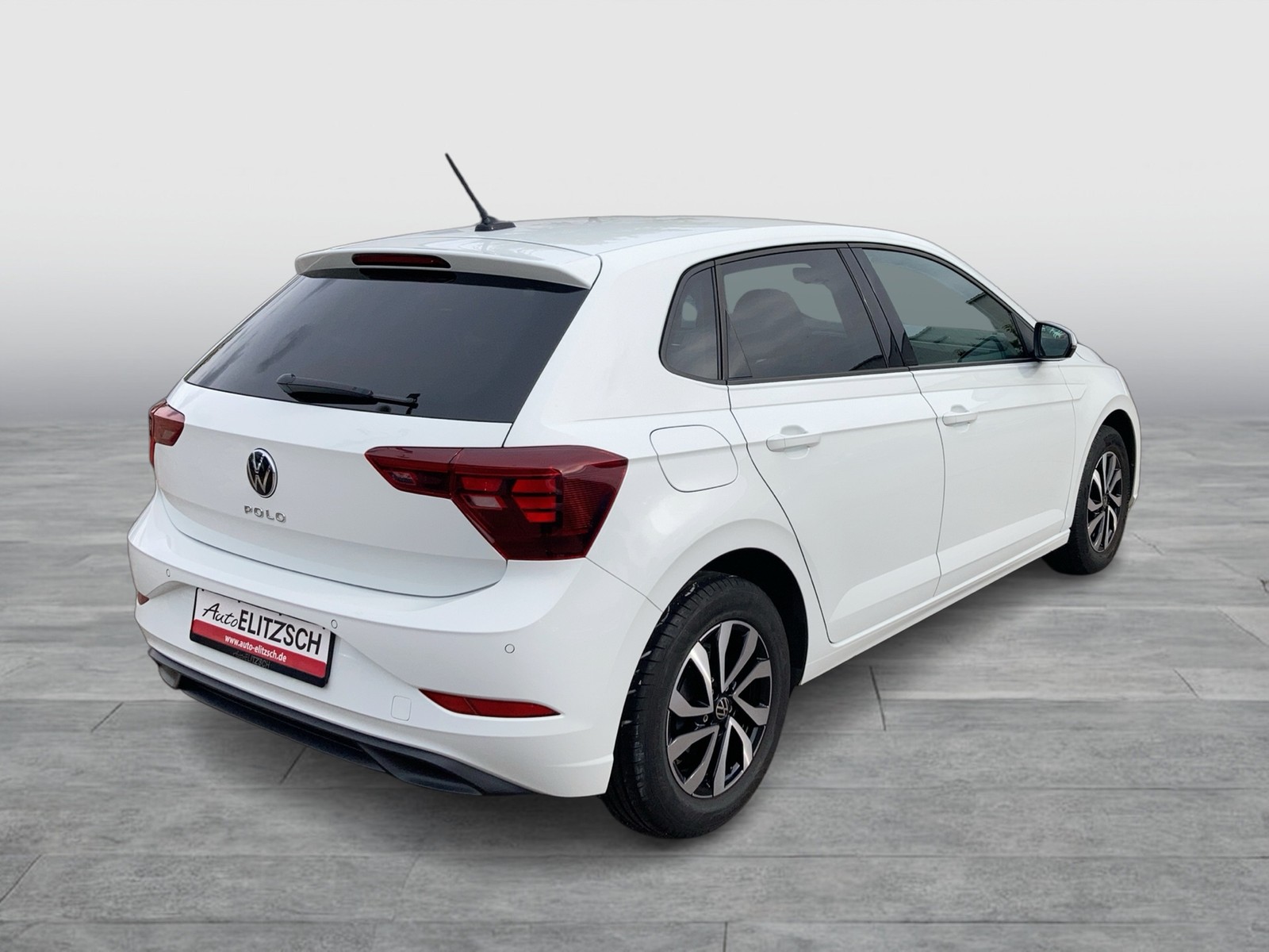 Fahrzeugabbildung Volkswagen Polo TSI Active DSG LED Navi AID ACC PDC SH